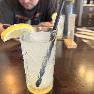 GINGER YUZU SPRITZ
