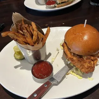 CRISPY CHICKEN SANDWICH