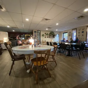Restaurant before it's super crowded