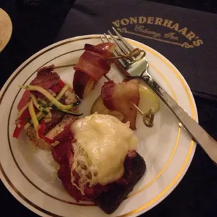 Apple-wrapped bacon, sirloin crostini, and open-faced reuben slider, courtesy of Vonderhaar&apos;s! #vernonplacevindication