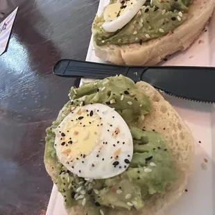 Avocado english muffin