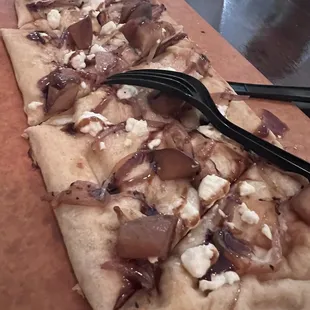 Pear &amp; Goat Cheese flatbread