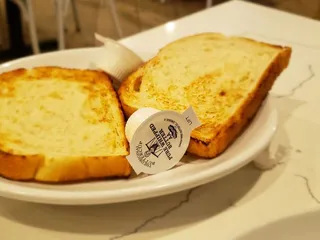 Honey Berry Pancakes and Cafe