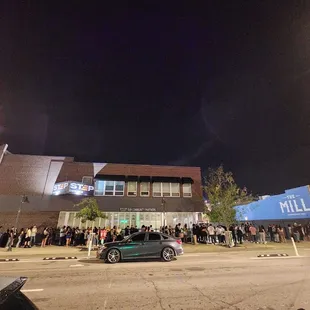 Line to get into GinnMill on a weekend.