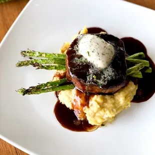 Grilled Filet with Smashed Potatoes and Asparagus