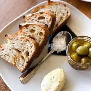 Noble Bread Plate