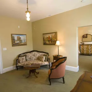 McLaren Suite--living room