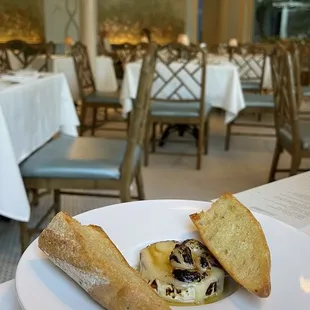 BAKED CAMEMBERT with garlic confit and honey