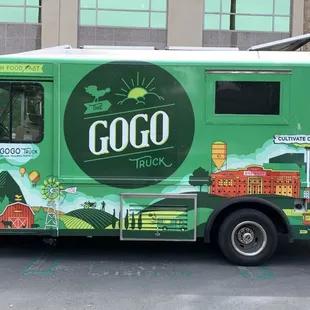 a green food truck