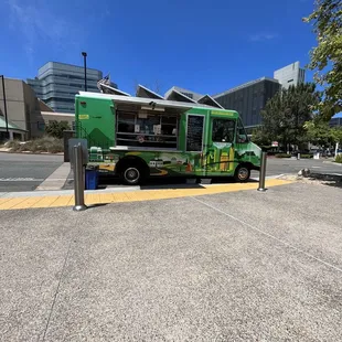 a green food truck