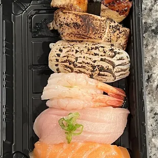 Today&apos;s Nigiri Set- fantastic and fresh