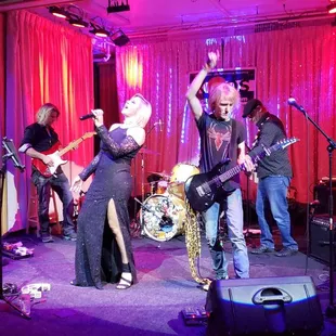 Alyssa Ruffin belting out her excellent voice at the Gold Room on KCOS. 7 November 2018.