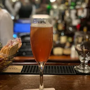 The Great Gats-Bee:  Lee's Lavender Gin, Lemon juice, prosecco