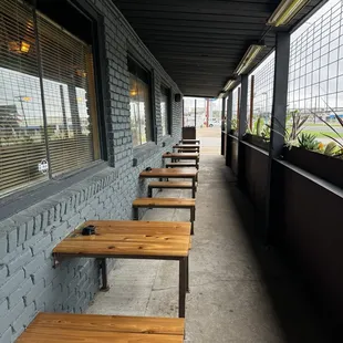 Outdoor area up front