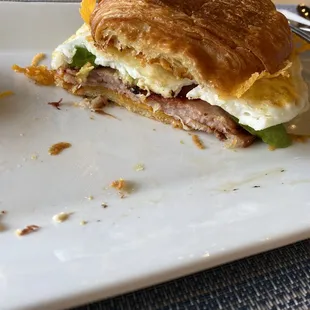 Croissant sandwich (ham)