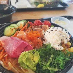 Can't see any of the rice because it's all buried under the toppings!