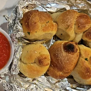 Garlic Knots with tomato sauce
