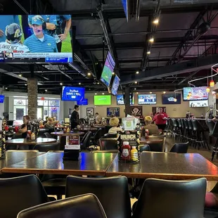 The Good Life Sports Bar and Grill