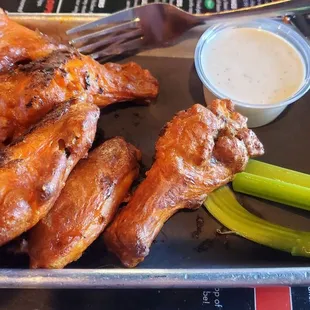 Charboiled Medium Wings (fire)