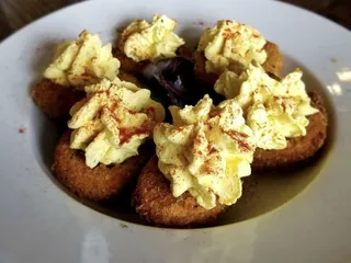 The R&J Lounge and Supper Club