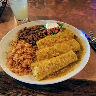 Deep fried corn tortilla enchiladas, crispy.