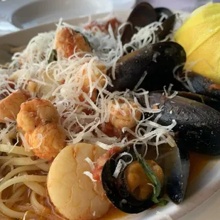 A seafood linguine ( couldn&apos;t remember exact name) very filling