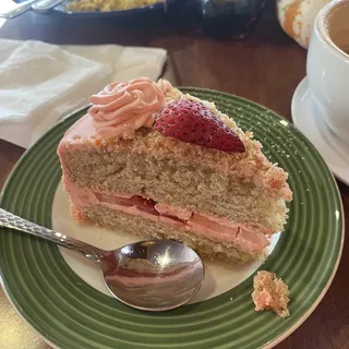 Strawberry Almond Organic Cake
