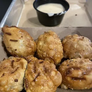 Spicy pretzel bites