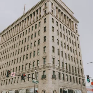 The Grand 1401 Building Photo - Grand Ballroom located on 1st floor, Grand on 10 located on 10th floor - @theclausengalleryweddings