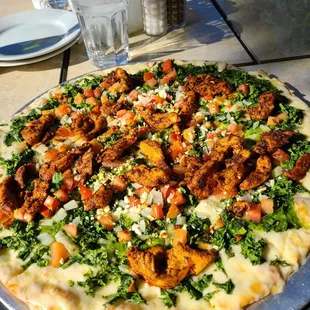 Mediterranean Lahvosh with spicy chicken