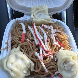 Fried noodles w/pork hash