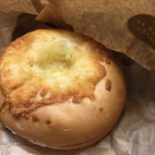Supposedly there&apos;s cream cheese on it.