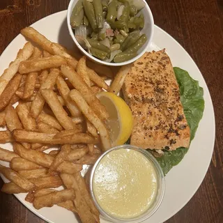 Salmon dinner 8 oz