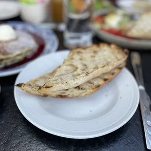 Toasted bread for cheeses