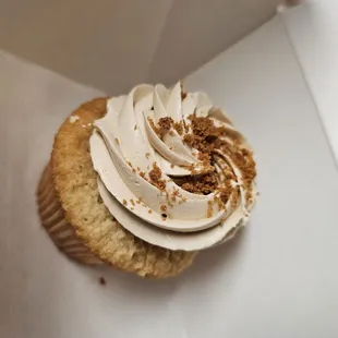 Cookie butter cupcake