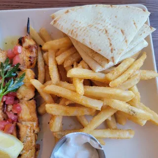 GRILLED CHICKEN SOUVLAKI