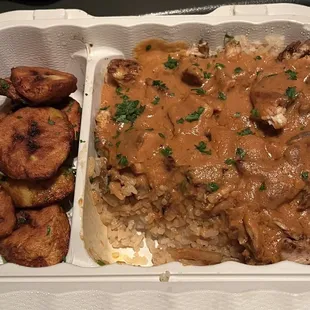 Domoda Over Rice with Plantains