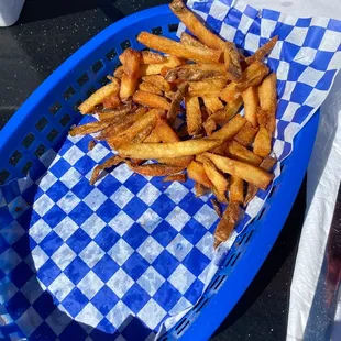 Crispy salted fries