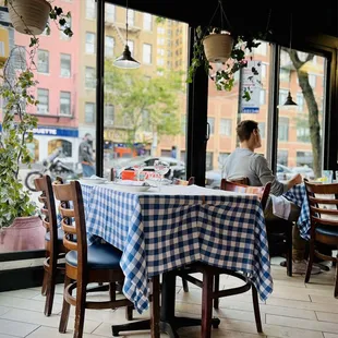 We chose a table in the outer dining area so we could people watch
