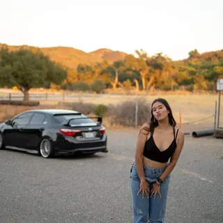 Lesly L.