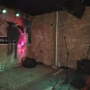 Inside of The Green Lantern