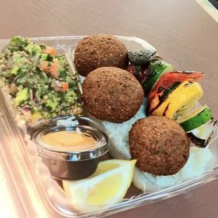 Falafel veggie plate