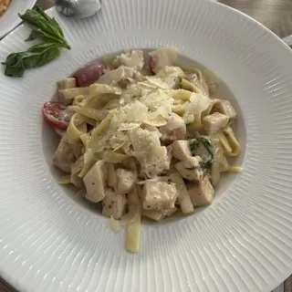 Fettuccine Alfredo