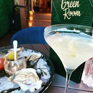 CHILLED OYSTERS ON THE HALF SHELL