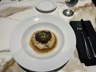 Flatz Restaurant and Lounge