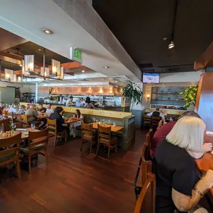 sushi and sashimi, interior
