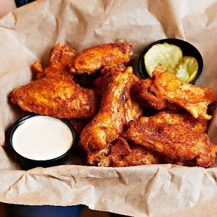 chicken wings and fried chicken, fried chicken wings, food, bbq chicken, chicken wings, poultry, bbq wings, fried chicken, chicken