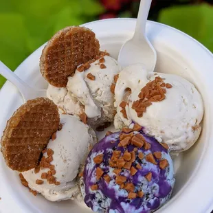 Ube sauce, stroop waffles, flavors  @tase.buds.hub