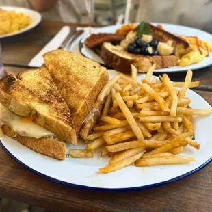 GRILLED CHICKEN REUBEN