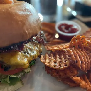 Peppered Bacon Cheddar Burger